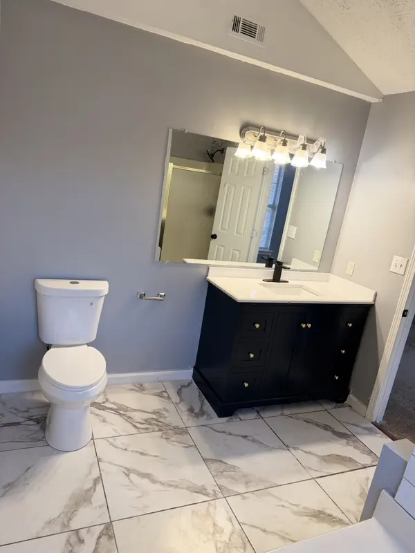 Durham Ridge Ct NW, Lilburn, GA 30047-5876
