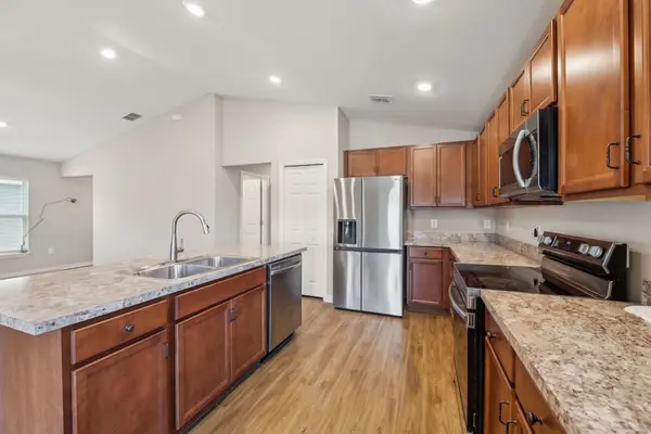 Bellington Blvd, Zephyrhills, FL 33541-2943