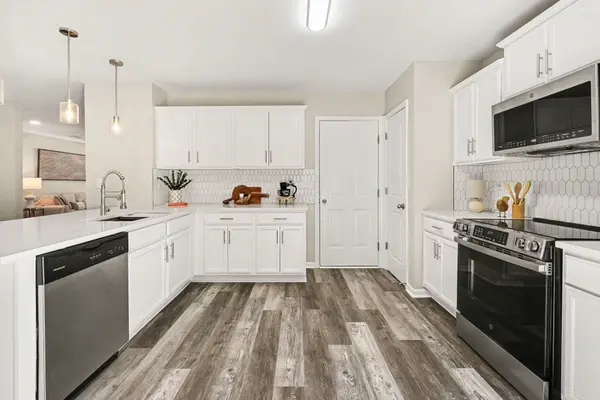 Broad Valley Ct, Charlotte, NC 28216-1739