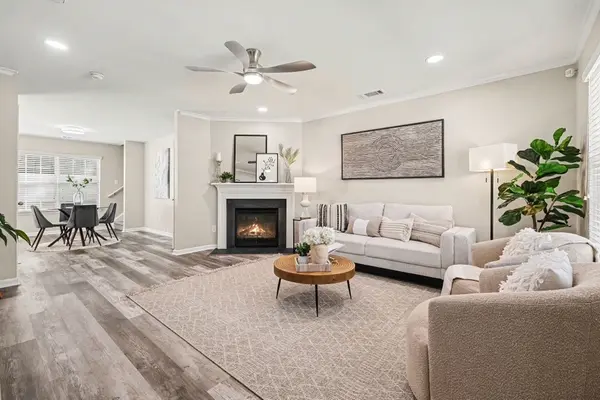 Broad Valley Ct, Charlotte, NC 28216-1739