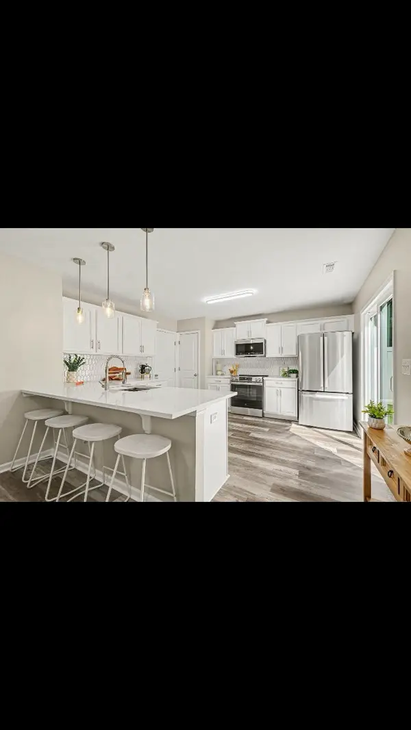 Broad Valley Ct, Charlotte, NC 28216-1739