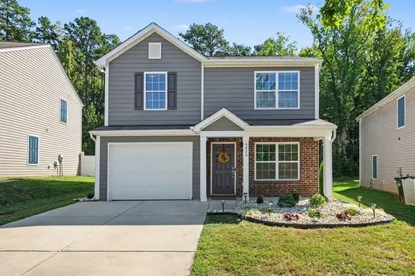 Broad Valley Ct, Charlotte, NC 28216-1739