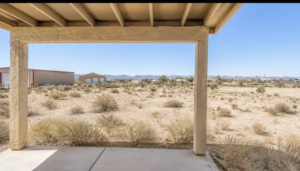 N Houck Rd, Golden Valley, AZ 86413-9074