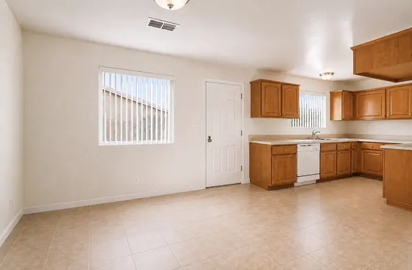 N Houck Rd, Golden Valley, AZ 86413-9074