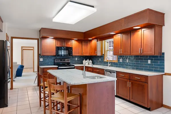 Amaranth Dr, Newark, DE 19711-2051