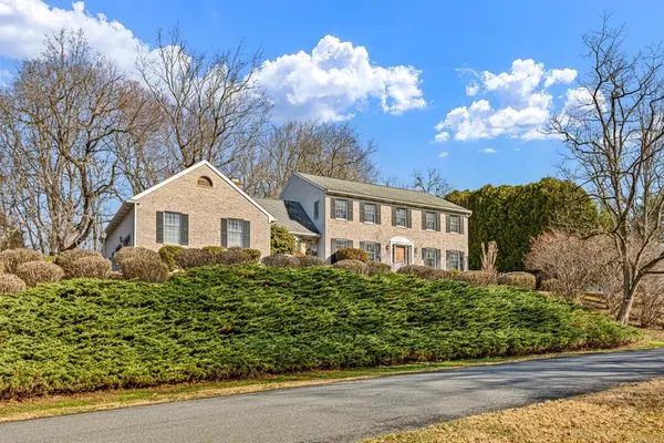 Amaranth Dr, Newark, DE 19711-2051