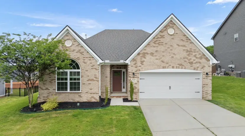 Brookwood Ln, Maryville, TN 37801-0697