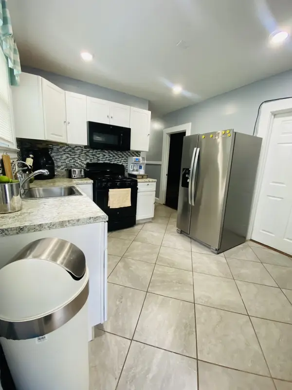 Chester Ave, Irvington, NJ 07111-3143