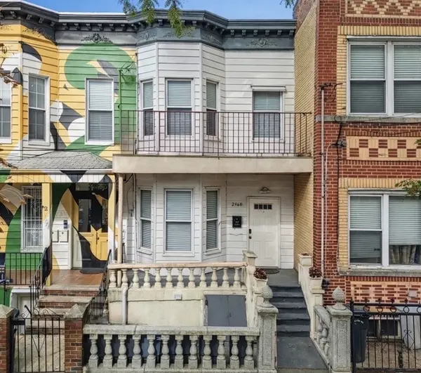 2469 Hoffman St, Bronx, NY 10458-6013