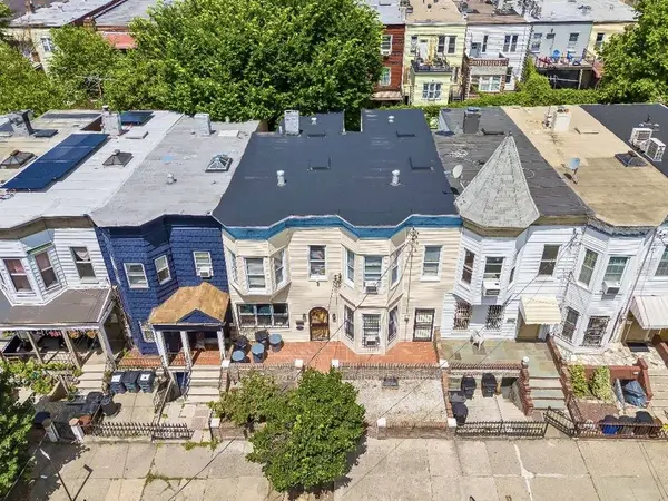 2459 Hoffman St, Bronx, NY 10458-6013