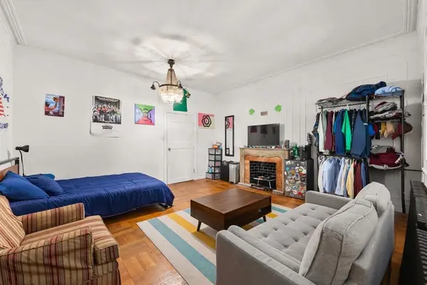 2459 Hoffman St, Bronx, NY 10458-6013