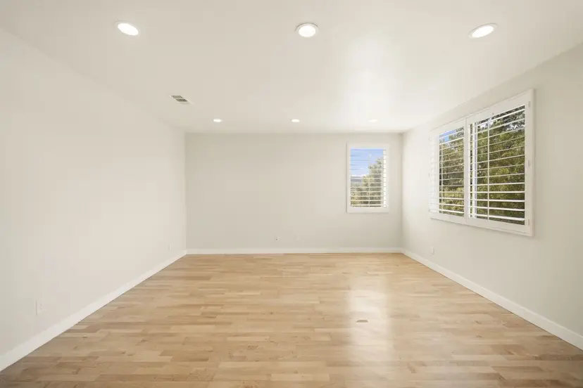 Cliffrose St, Corona, CA 92883-8471