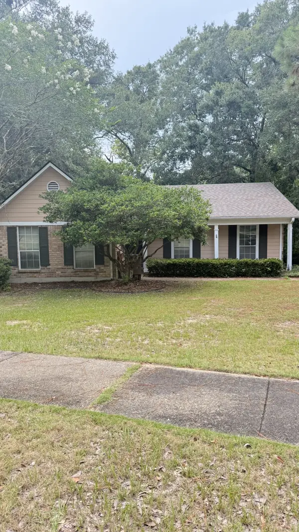 Arrington Dr, Mobile, AL 36693-2500