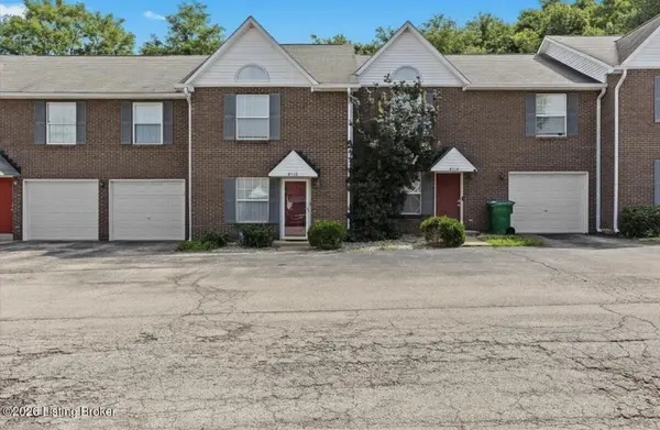 Meadowlark Manor Ln, Louisville, KY 40245-2701