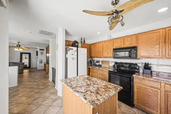 N Cat Hills Ave, San Tan Valley, AZ 85144-4771