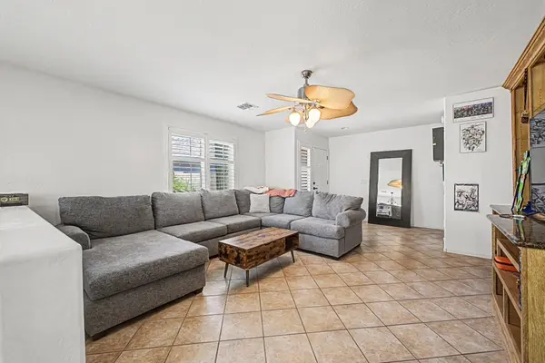 N Cat Hills Ave, San Tan Valley, AZ 85144-4771