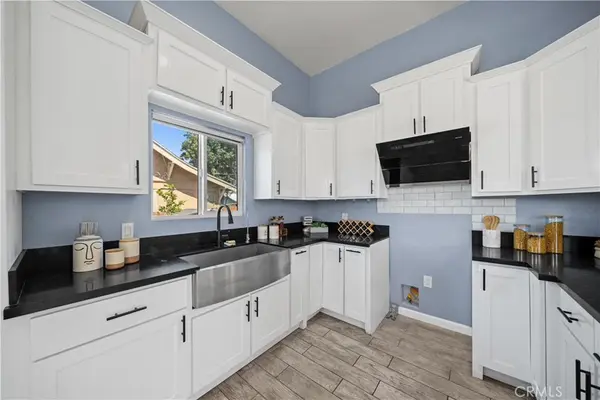 W Center St, Pomona, CA 91768-3502