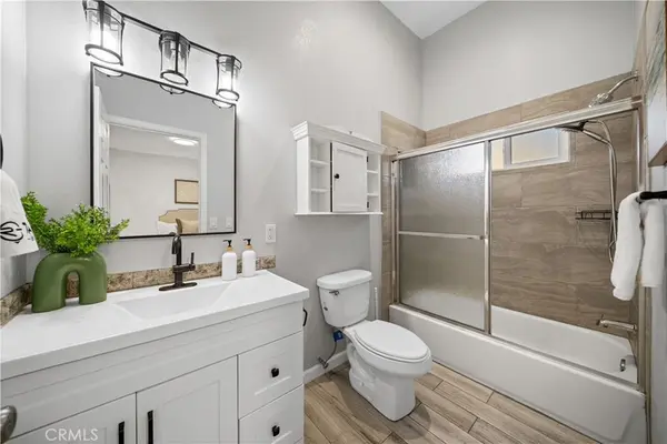 W Center St, Pomona, CA 91768-3502