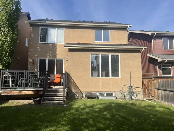 9351 14 Ave SW, Calgary, AB T3H 4A9