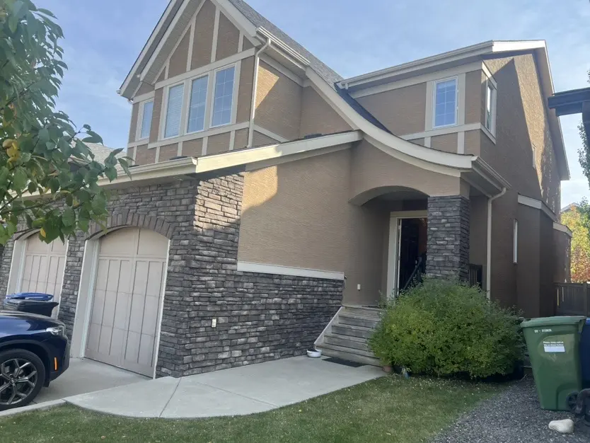9351 14 Ave SW, Calgary, AB T3H 4A9