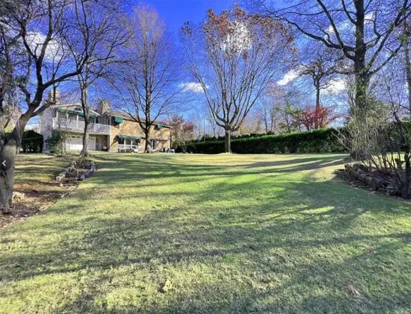110 Wadsworth Rd, Staten Island, NY 10305