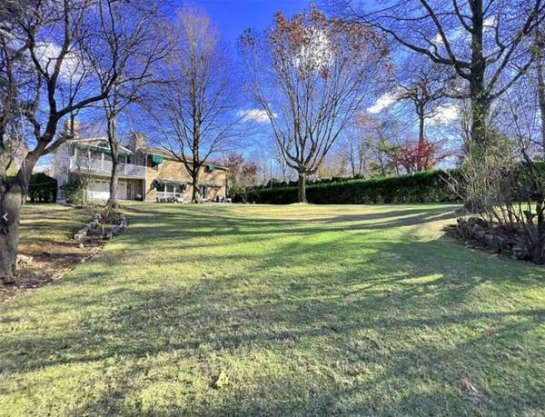 110 Wadsworth Rd, Staten Island, NY 10305