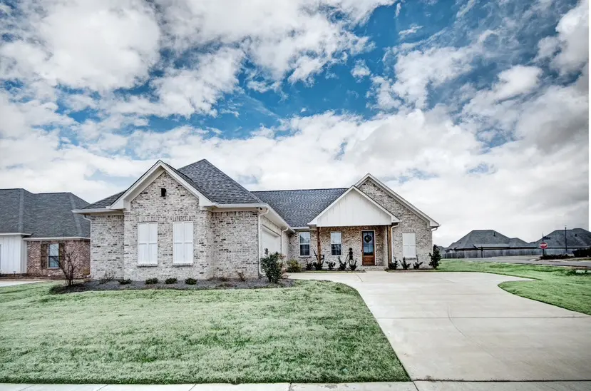 Montclaire Dr, Canton, MS 39046-1260