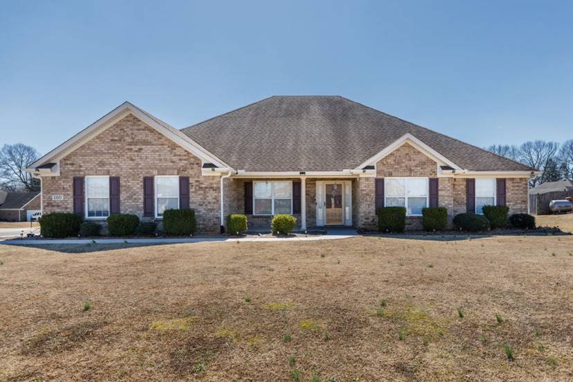 Glenfield Ct, Huntsville, AL 35811-7302