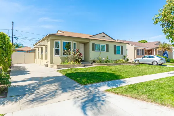 Senasac Ave, Long Beach, CA 90808-2136