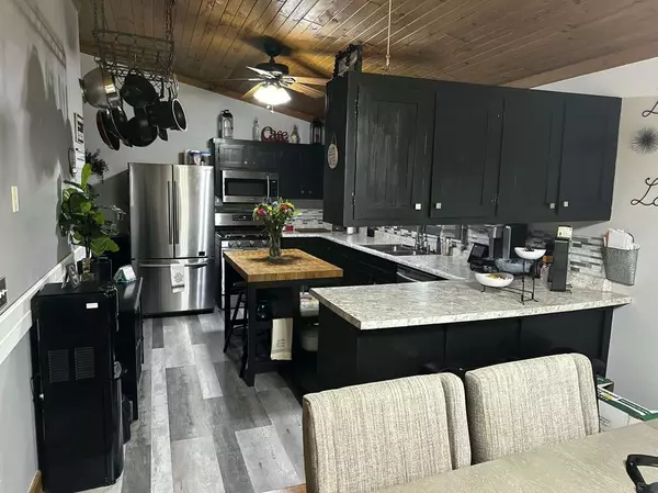 West Bend, WI 53090-1784,1914 Hollow Cir