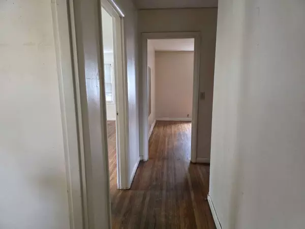 Portland, OR 97202-1322,2745 SE 28th Pl