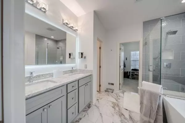 New Albany, OH 43054-9085,8909 Grate Park Sq