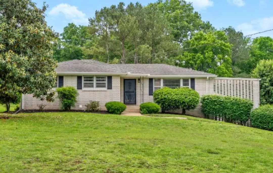 Hendersonville, TN 37075-4229,112 Hickory Heights Dr