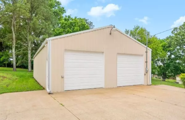 Hendersonville, TN 37075-4229,112 Hickory Heights Dr