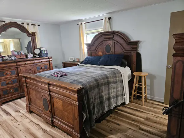715 Marbury Rd, Tullahoma, TN 37388-2195