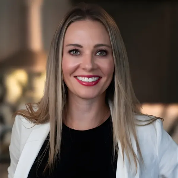 Danya Apostolope