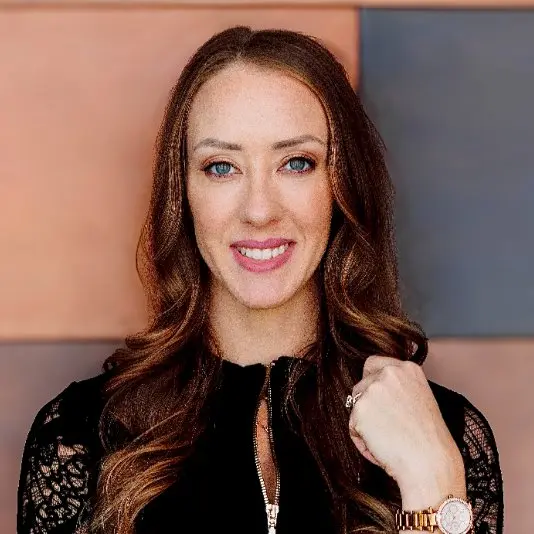Lisa Leake
