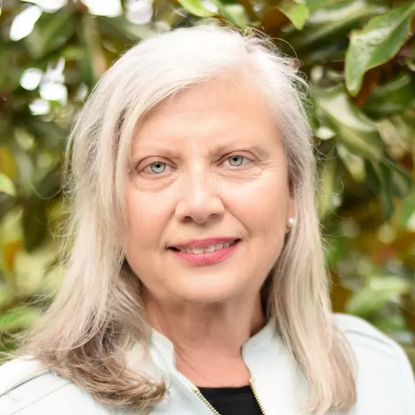 Sheila Holmes