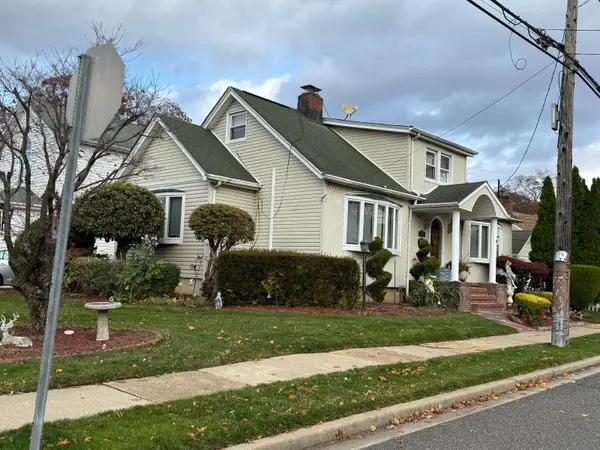 Your future starts here! ✨ Step inside 183 N Cottage ST, North Valley Stream – Don’t miss your chance to own this standout home!
See more photos and info: https://www.theproactivealliance.com/d8rdyl84
#ForSale #NorthValleyStreamLiving #HomeGoals #RealEstateNY