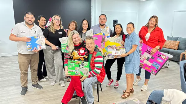 Bom dia amigos 


Esse foi nosso dia de visión board em equipo! 


E vc ja Fez seu visión board de 2026?

