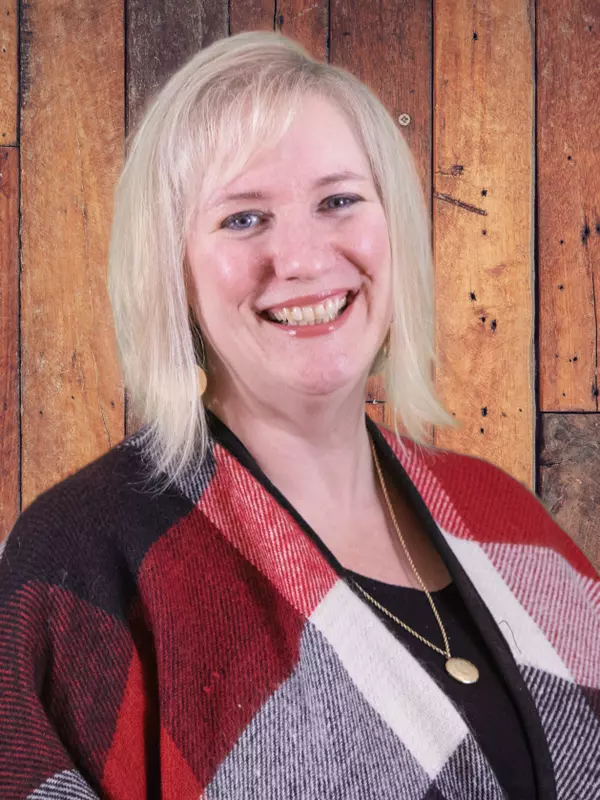 Julie L Hogston