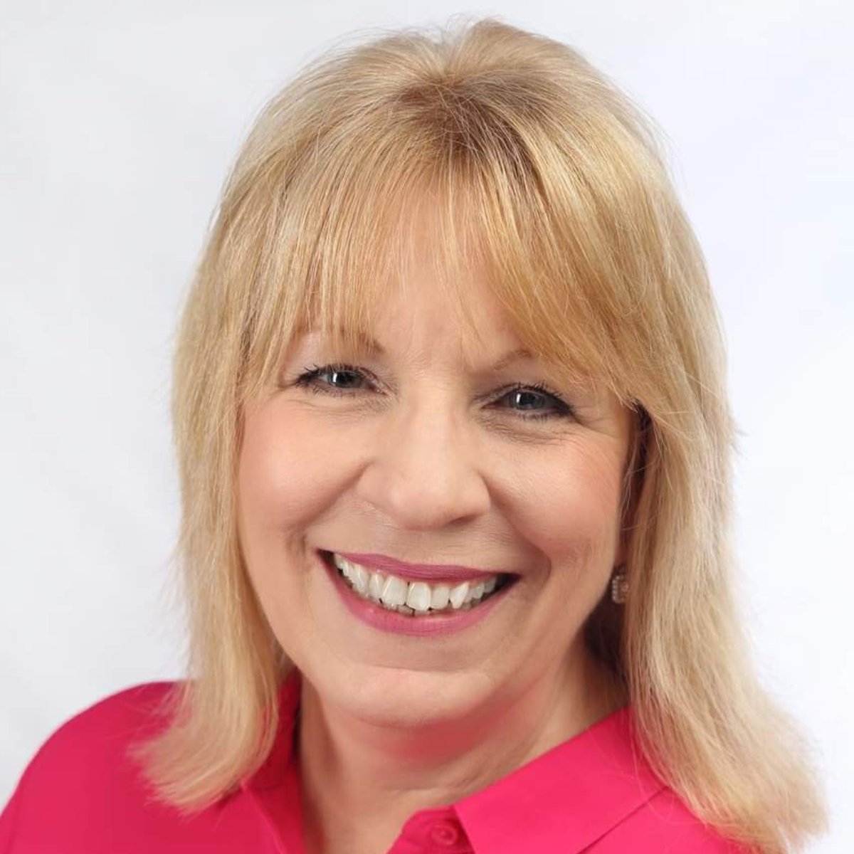 Sonia Ciafardone, Salesperson