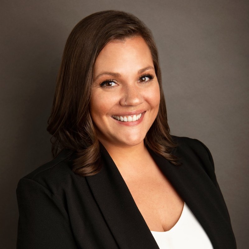 Real Estate Agent – Celia Buzek - Elite Real Estate Group