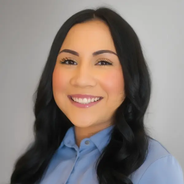 Dayna Flores