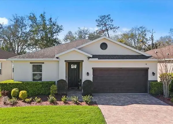 💖Fall in love with the charm of Meadow Pointe in Wesley Chapel, FL! Looking for a super nice 3/2? Homes like these are available now! *Zoned for quality schools K-12* It's a beautiful day to be neighbors! 🏡😊🏡
#HomeSweetHome #AccreditedBuyersRepresentative