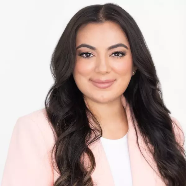 Yvette Flores