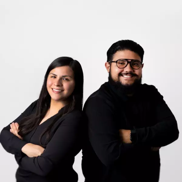 Stephanie & Steven Mora