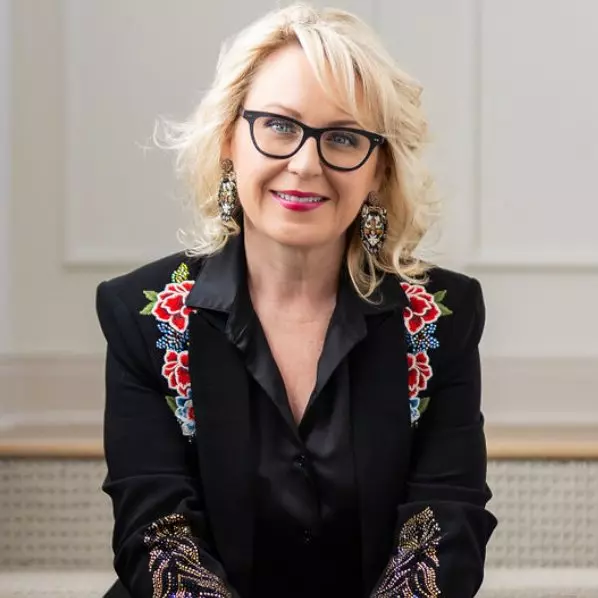 Lesley Perreault