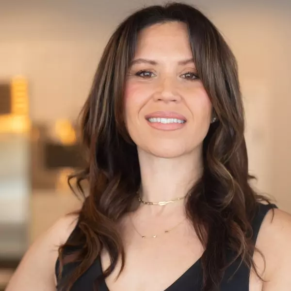 Sarah Zolriasatain