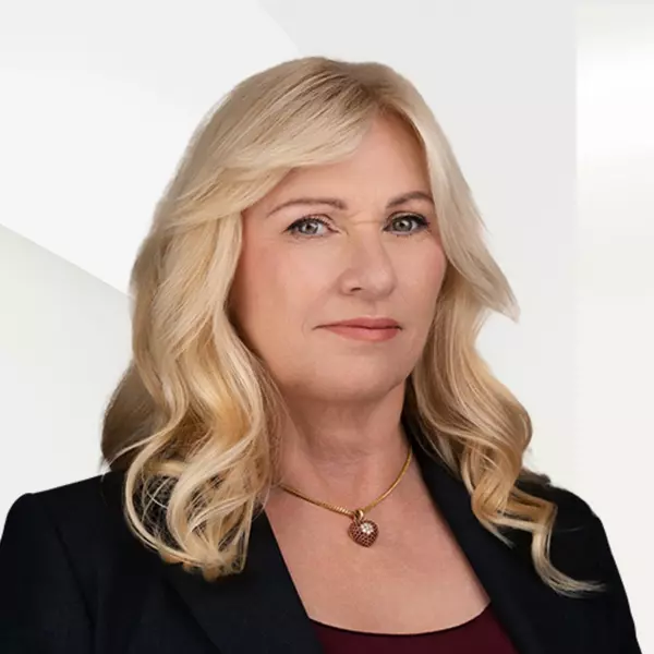 Gwen Curley